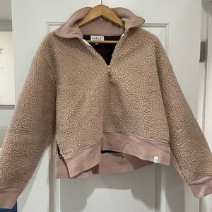 Blush pink Varley cropped fleece